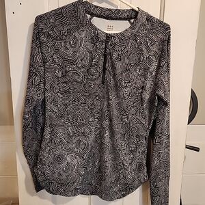 Title Nine Black and White Patterned Women's Top Size Small